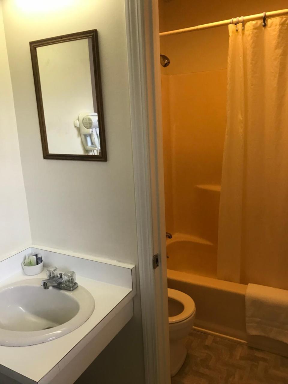 Four Seasons Motor Inn Twin Mountain 외부 사진